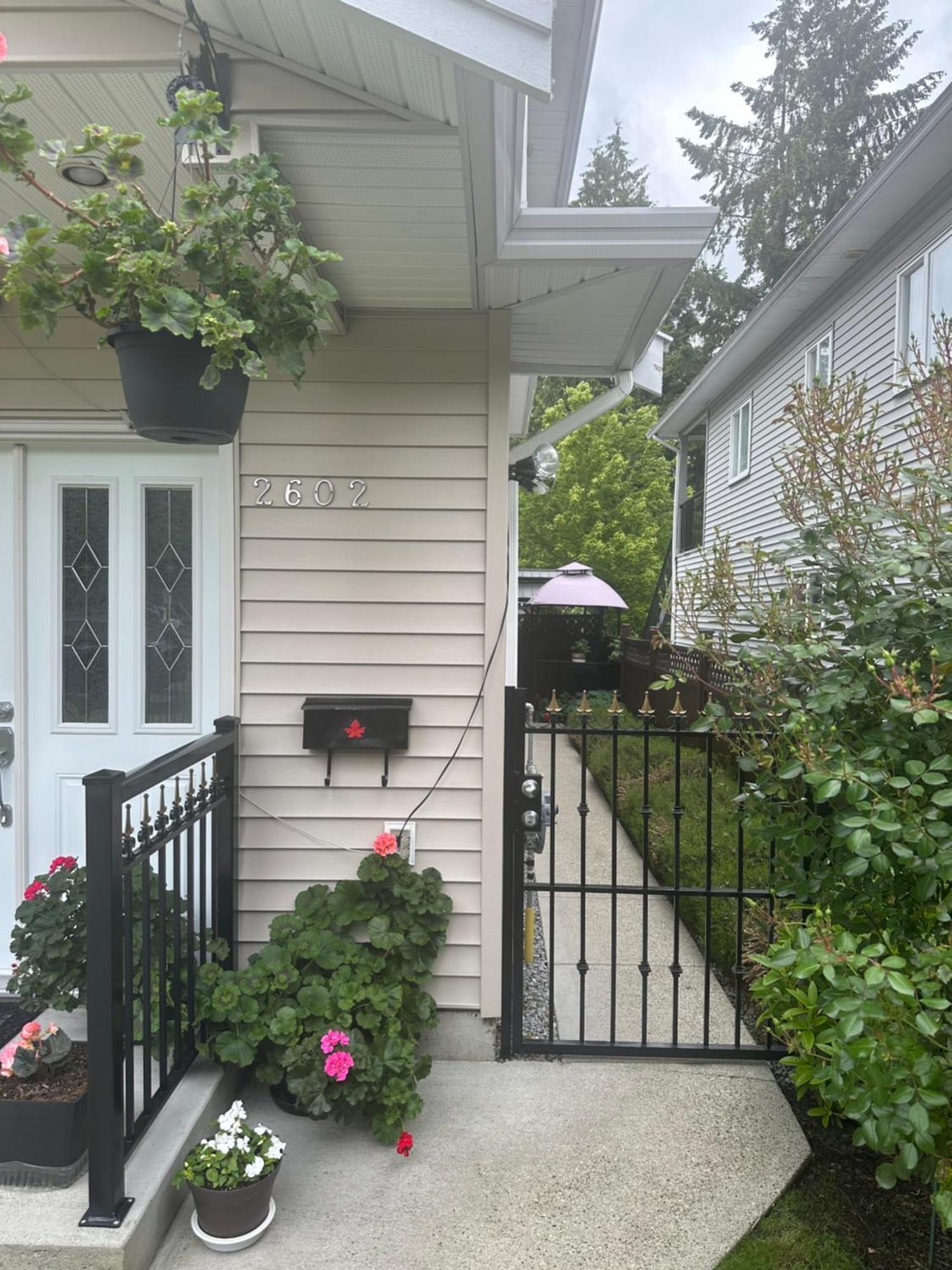 Clean And Quiet 2 Bdr 2 Bthr Private Entrance Entire Guests Suite Near Coquitlam Center Mall And Skytrain Dış mekan fotoğraf